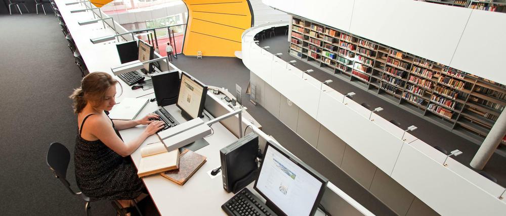 Forschen in der Philologischen Bibliothek der FU.