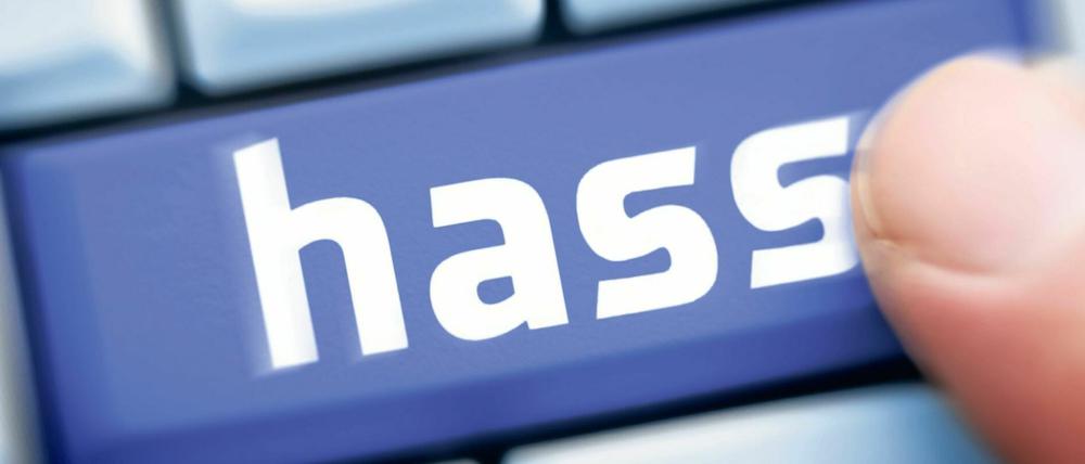 Eine Computertaste mit der Aufschrift Hass.