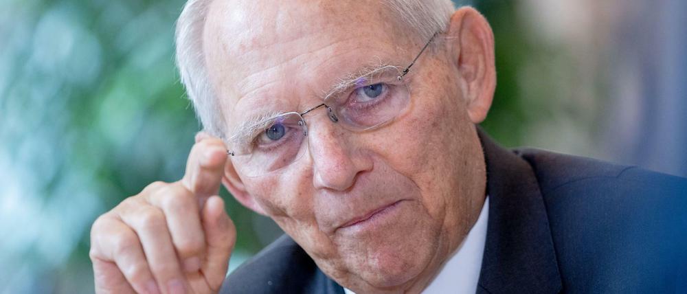 Wolfgang Schäuble (CDU) ist Bundestagspräsident.