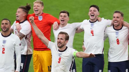 Englischer Jubel nach dem Sieg gegen Dänemark und dem Finaleinzug
