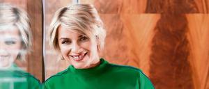 Als Role Model sieht sich Sabine Heinrich, 44, nicht. „Es ist in meinem Sinne, dass Moderatoren generell diverser besetzt werden.“ Und damit meint sie nicht bloß geschlechterparitätisch, „sondern alles, von Migrationsgeschichte bis körperliche Beeinträchtigung“.