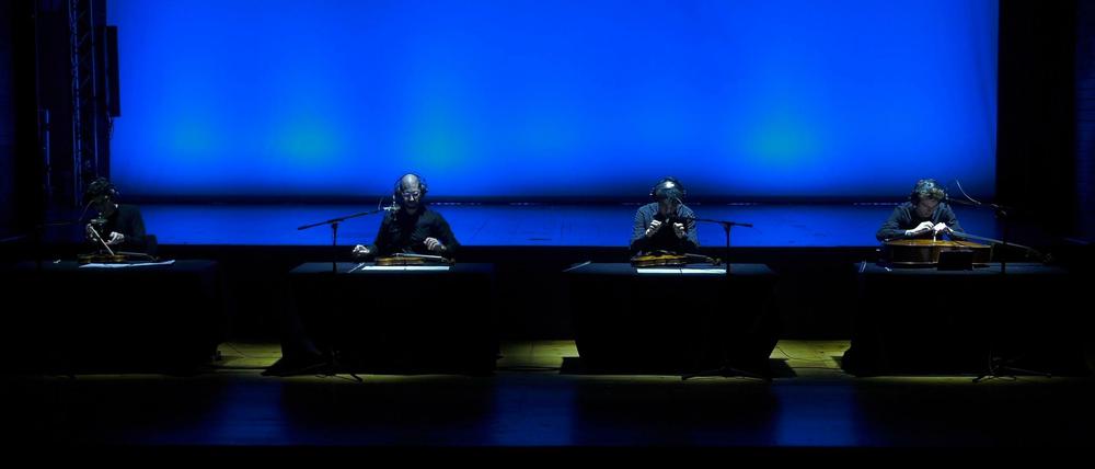 Produktion „Seziertisch“ von Jakob Böttcher. Videostream des Streichquartett-Abschlusskonzerts mit dem Sonar Quartett und dem Ensemble ilinx am 6. Juni 2021.