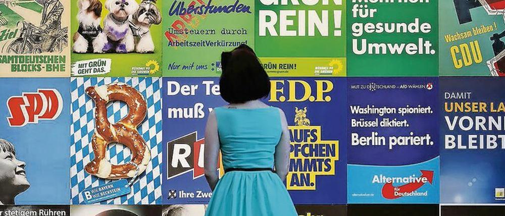Wähler, die den Überblick behalten möchten, können jetzt schon mal Wahlprogramme lesen.