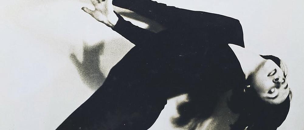 Zwischen 1925 und ihrer Abreise ins amerikanische Exil im Jahr 1933 fotografierte Gerty Simon die Ausdruckstänzerin Lotte Goslar. 