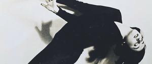 Zwischen 1925 und ihrer Abreise ins amerikanische Exil im Jahr 1933 fotografierte Gerty Simon die Ausdruckstänzerin Lotte Goslar.