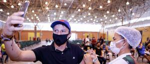 Selfie bei der Coronaimpfung in Manaus, Brasilien