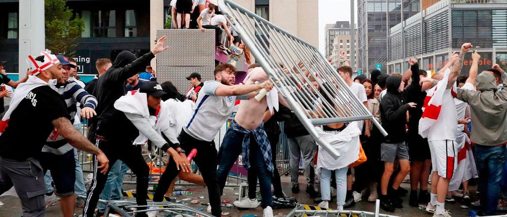 Randale vor dem Wembley-Stadion beim EM-Finale.