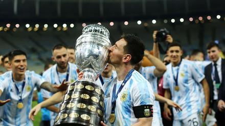 Un Beso. Messi hat es geschafft.