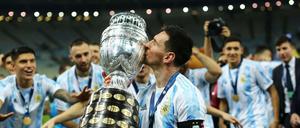 Un Beso. Messi hat es geschafft.