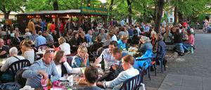 So sah das Fest vor der Corona-Pandemie aus. Wein gab es an der Hütte, etwas zu essen brachten sich viele Gäste mit.