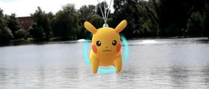 Pikachu feiert den 5. Geburtstag von Pokémon GO am Schäfersee in Reinickendorf.
