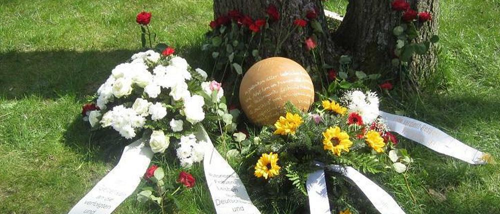 Die Tonkugel erinnert an lesbische KZ-Häftlinge.