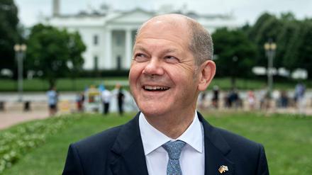 Olaf Scholz (SPD) vor dem Weißen Haus in Washington