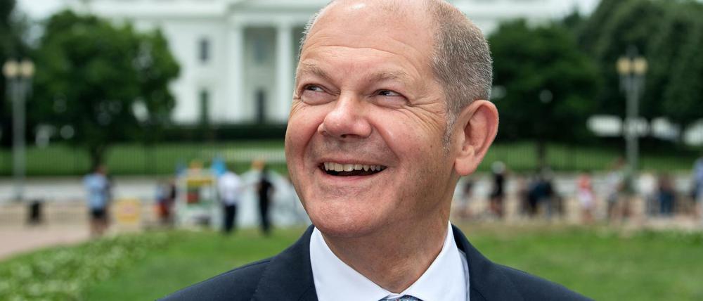 Olaf Scholz (SPD) vor dem Weißen Haus in Washington