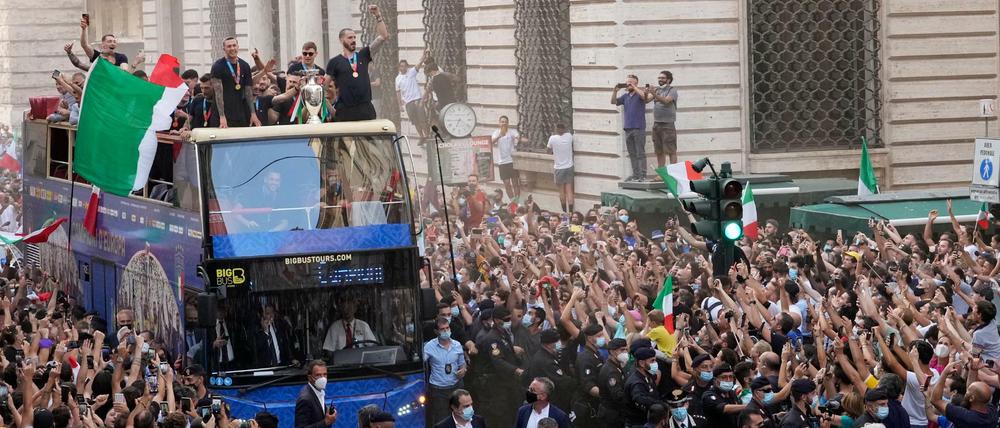 Italien besiegte England nach einem 1:1-Unentschieden mit 3:2 im Elfmeterschießen und gewann damit die Fußball-Europameisterschaft 2020.