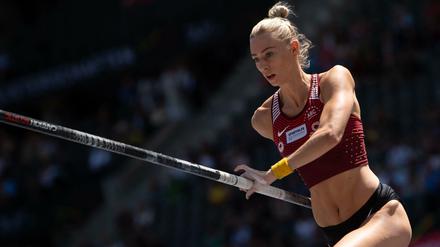 Auch Stabhochspringerin Lisa Ryzih hat sich für den Playboy ausgezogen.