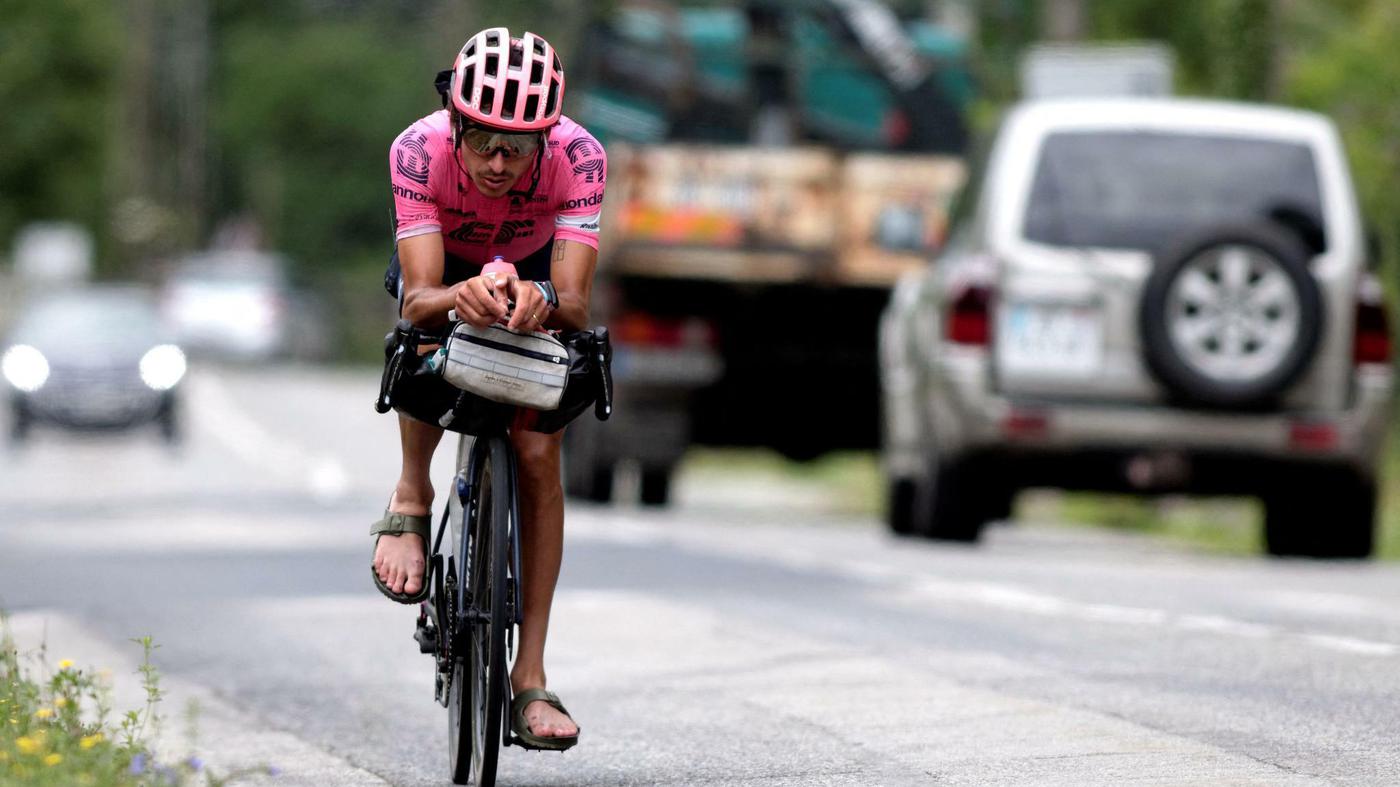 2000 Kilometer mehr gefahren als das Feld Radprofi Lachlan Morton beendet alternative Tour de