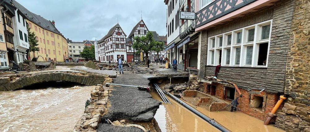 Zerstörung nach Unwettern in Bad Münstereifel in Nordrhein-Westfalen.