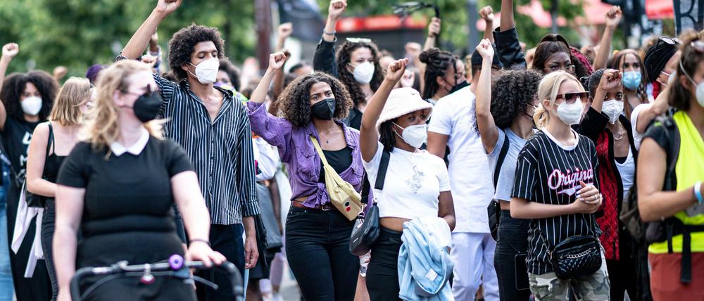Black Lives Still Matter: Dass das Leben Schwarzer Menschen weiterhin zähle, war der leicht variierte Titel einer Demonstration Anfang Juli in Berlin.