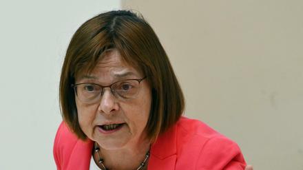 Ursula Nonnemacher muss sich rechtfertigen - nicht nur für verwirrende Impfschreiben.