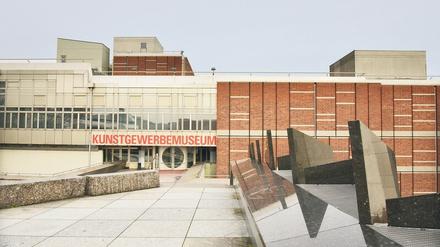Klotzig. Gutbrods Kunstgewerbemuseum am Kulturforum.