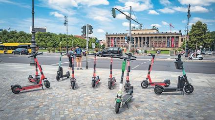 Zonen für Berlin. Roller sollen bald nicht mehr überall abgestellt werden dürfen.