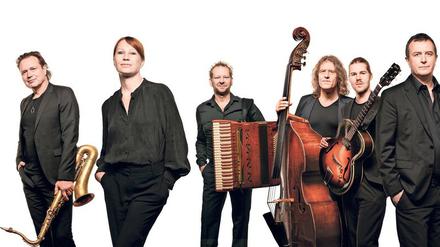 Shakespearianer. Birgit Minichmayr, Komponist und Jazzpianist Bernd Lhotzky (r.) und das Ensemble Quadro Nuevo. 
