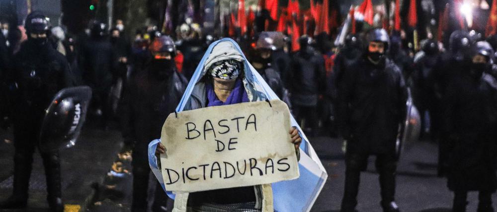 Auch in Argentinien protestieren die Menschen gegen das kommunistische Regime auf Kuba.