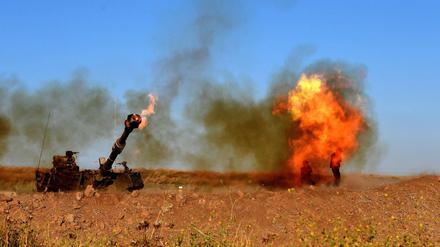 Die israelische Armee hat nach eigenen Angaben mit Artilleriefeuer auf Raketen aus dem Libanon reagiert.