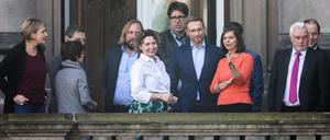 2017 haben sie es vermasselt: Politiker von FDP und Grünen während der "Jamaika"-Sondierungen auf dem Balkon der Parlamentarischen Gesellschaft in Berlin. 