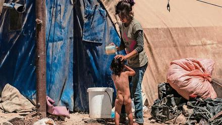 In schwieriger Lage. An der Grenze zur Türkei warten viele syrische Flüchtlinge.