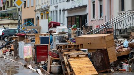 Viele Menschen haben durch die Flut ihr Hab und Gut verloren. Die Spendenbereitschaft nach der Hochwasserkatastrophe ist immens. 