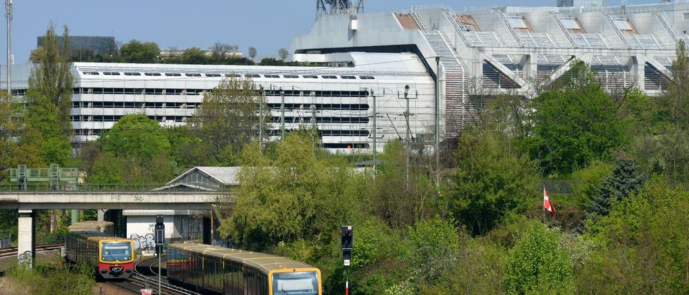 Das Internationale Congress Center ICC im Berliner Ortsteil Westend am westlichen Berliner S-Bahn-Ring ist denkmalgeschützt, kann wegen einer Belastung mit Asbest nicht genutzt werden.
