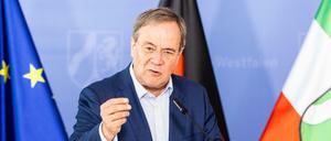 Sein Lachen im Flutgebiet hat ihm offenbar nicht geschadet: Armin Laschet bei einer Pressekonferenz.