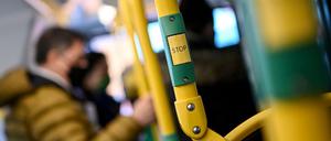 Mitfahrt bald nur für Smartphone- oder Bankkartenbesitzer? 