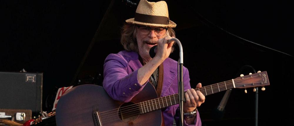 Helge Schneider beim Strandkorb Open Air – hier in der Brita Arena Wiesbaden.