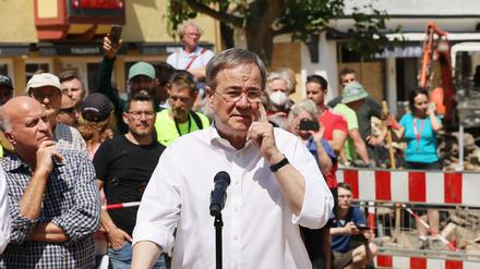 Die CDU und ihr Vorsitzender Armin Laschet verluieren nach der Flutkatastrophe an Zustimmung.