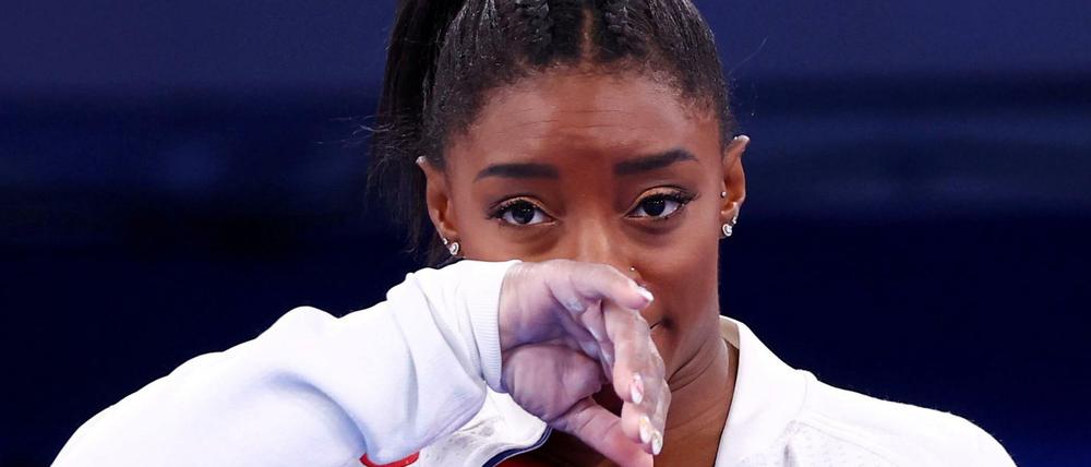 Das Aus. Erst brach Biles den Teamwettbewerb ab, dann sagte sie die Teilnahme am Mehrkampf ab.