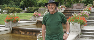 Norbert Voß, Vorsitzender des Anwohnervereins "Bürger für den Lietzensee" und Bundestagskandidat, vor der großen Kaskade am Lietzensee.