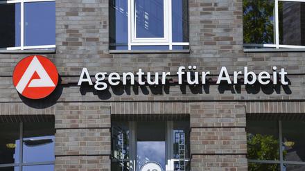 Im Bericht wird ein Leitfaden der Bundesagentur für Arbeit erwähnt, der rumänische und bulgarische Personen mit Leistungsmissbrauch in Verbindung bringt.