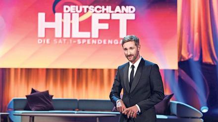 „Das ist kein Wettbewerb im größer-besser-toller-schneller.“ Moderator Daniel Boschmann bei der Sat-1-Spendengala am Samstag. 