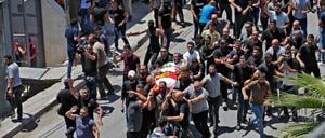 Die Zusammenstöße ereigneten bei dem Trauerzug für Ahmad.