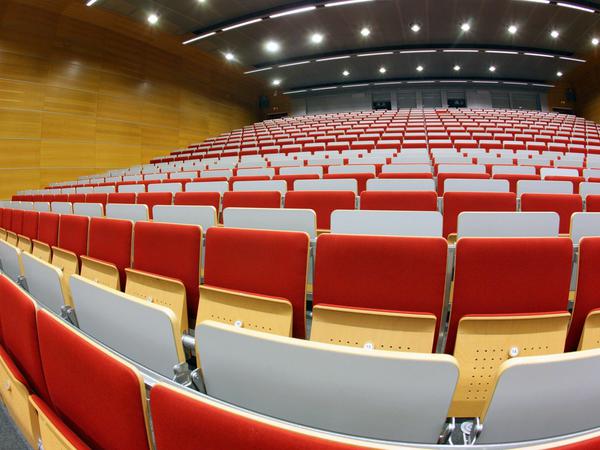 Leerer Hörsaal.