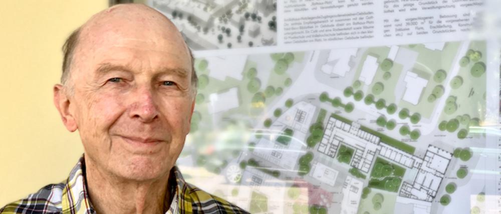 Bürger Norbert Steinrück hat sich die Planungen bereits angesehen: Sein Favorit ist der "Zehlendorfer Bogen" des Büros MLA+.