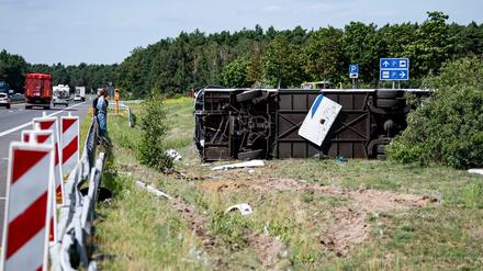 Mehrere Menschen wurden bei dem Unfall am Freitag verletzt.
