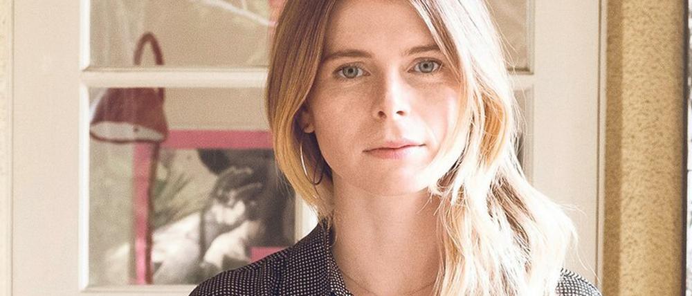 Die amerikanische Schriftstellerin Emma Cline. Sie wurde 1989 in Sonoma, Kalifornien geboren.