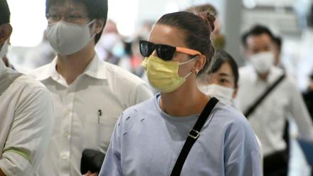 Olympia-Sprinterin Kristina Timanowskaja an einem Flughafen östlich von Tokio.