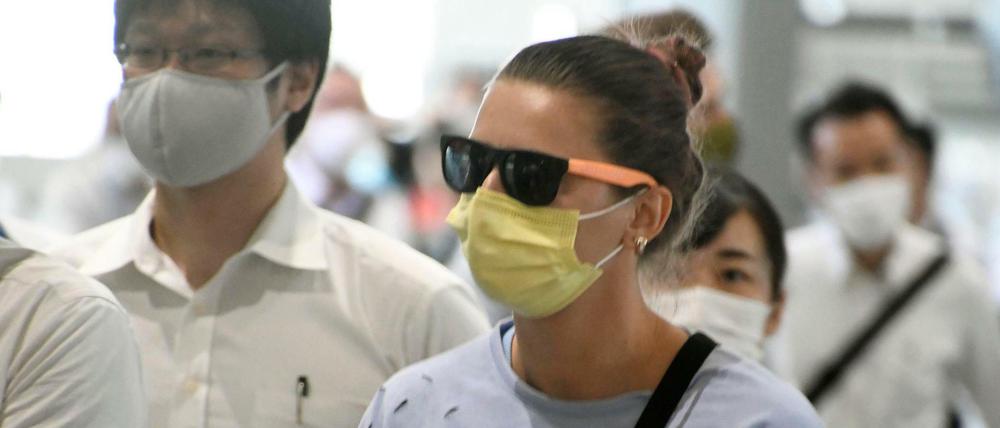 Olympia-Sprinterin Kristina Timanowskaja an einem Flughafen östlich von Tokio.