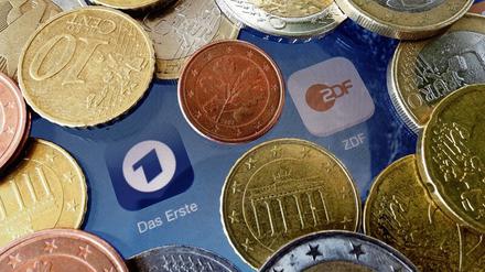 86 Cent mehr? Das Verfassungsgericht entscheidet am Donnerstag über die Höhe des Rundfunkbeitrages. Foto: dpa