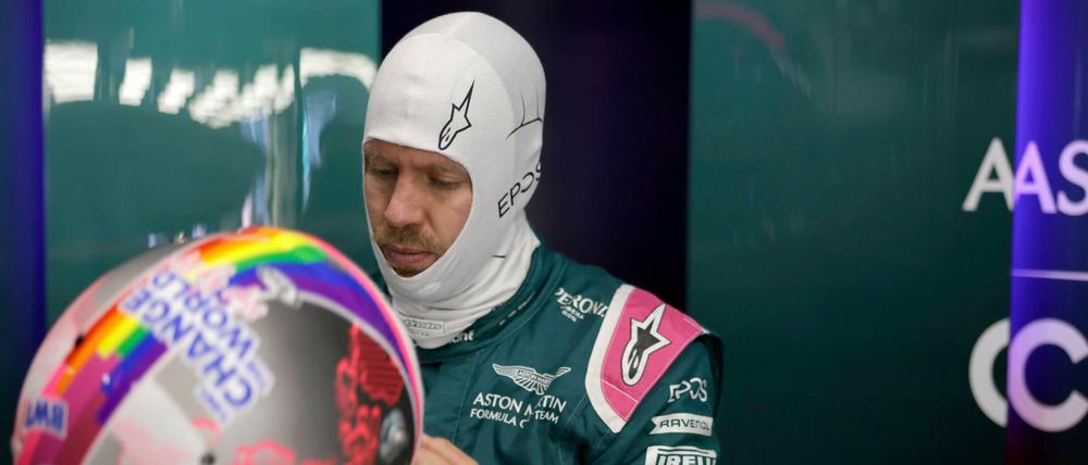 Sebastian Vettel erschien in Ungarn erneut mit einem Helm in den Regenbogenfarben.